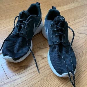 Women’s Nike Roshe Run